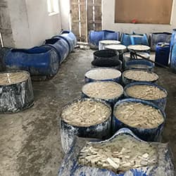 Bone chips are being treated, so, that it can be used to make bone items.